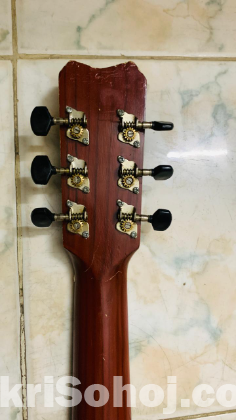 (USED)Guitar with a Bag and Free Capo at very low Price